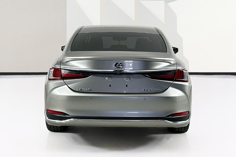 
								Lexus ES300h AXZH10R MY18 SPORTS LUXURY (HYBRID) full									