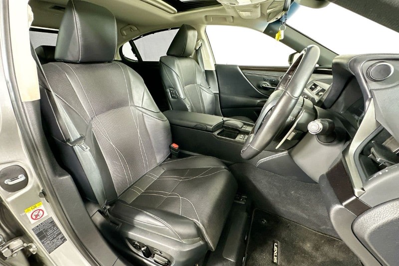 
								Lexus ES300h AXZH10R MY18 SPORTS LUXURY (HYBRID) full									