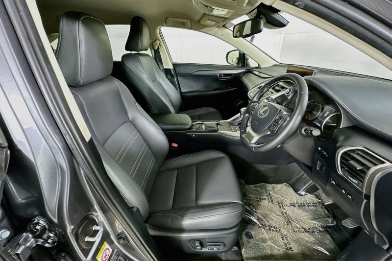 
								Lexus NX300h AYZ10R LUXURY HYBRID (FWD) full									