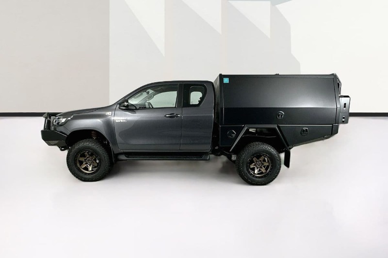 
								Toyota HILUX GUN126R RC SR (4×4) full									