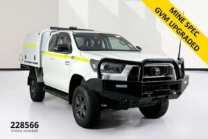 Toyota HILUX GUN126R SR (4×4)