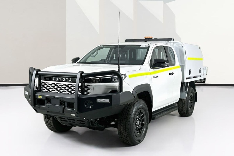 
								Toyota HILUX GUN226R SR (4×4 full									