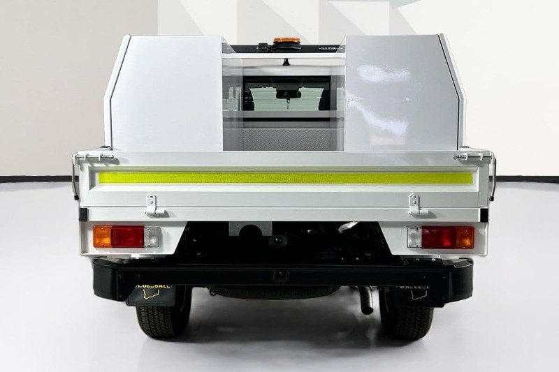 
								Toyota HILUX GUN226R SR (4×4 full									