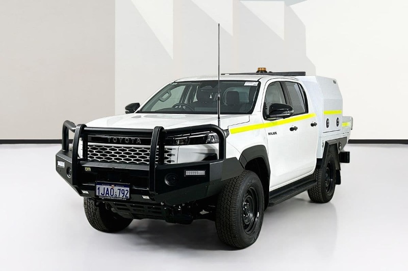 
								Toyota HILUX GUN227R SR 48V (4×4) full									
