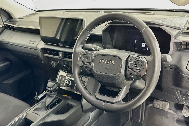 
								Toyota HILUX GUN227R SR 48V (4×4) full									