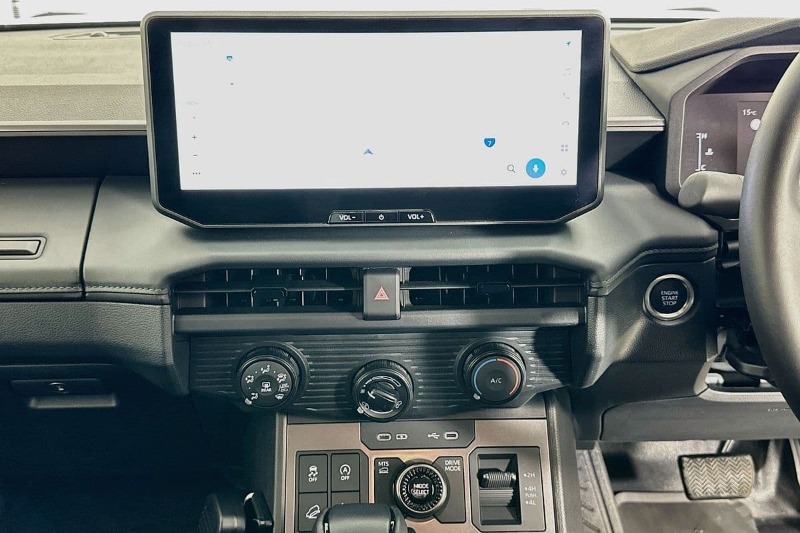 
								Toyota HILUX GUN227R SR 48V (4×4) full									