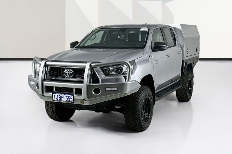 
								Toyota HILUX GUN126R RC SR (4×4) full									