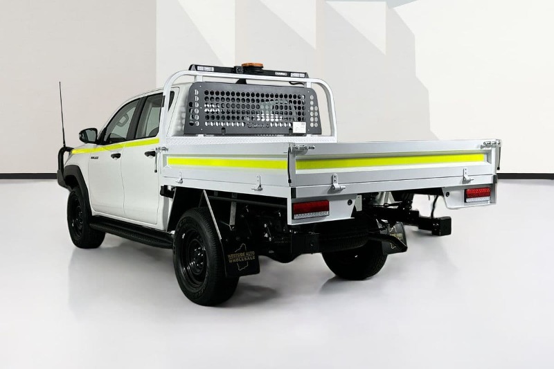 
								Toyota HILUX GUN227R SR 48V (4×4) full									