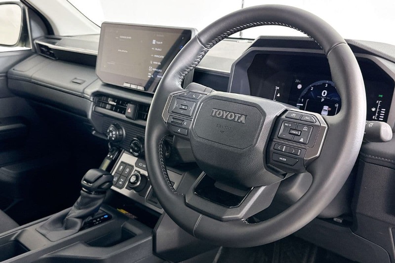 
								Toyota HILUX GUN227R SR 48V (4×4) full									