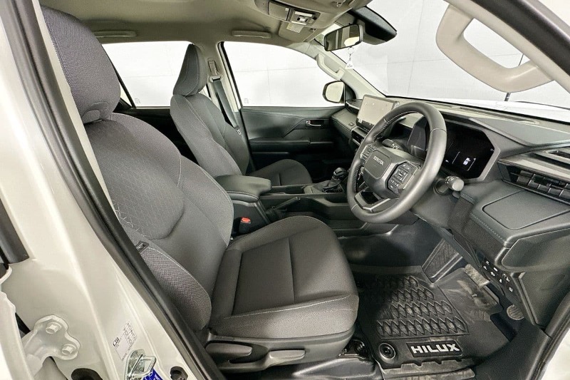 
								Toyota HILUX GUN227R SR 48V (4×4) full									