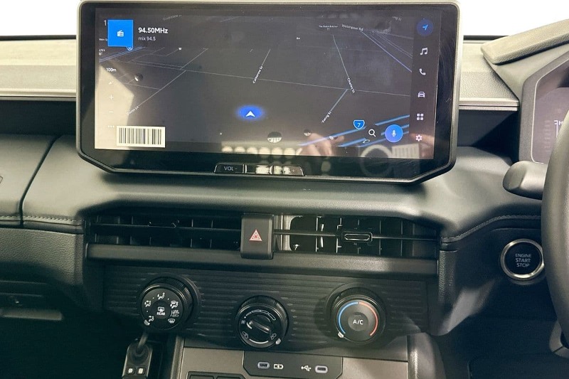 
								Toyota HILUX GUN227R SR 48V (4×4) full									