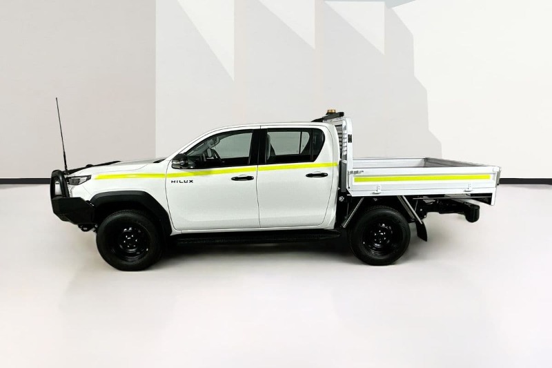 
								Toyota HILUX GUN227R SR 48V (4×4) full									