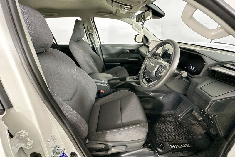 
								Toyota HILUX GUN227R SR 48V (4×4) full									