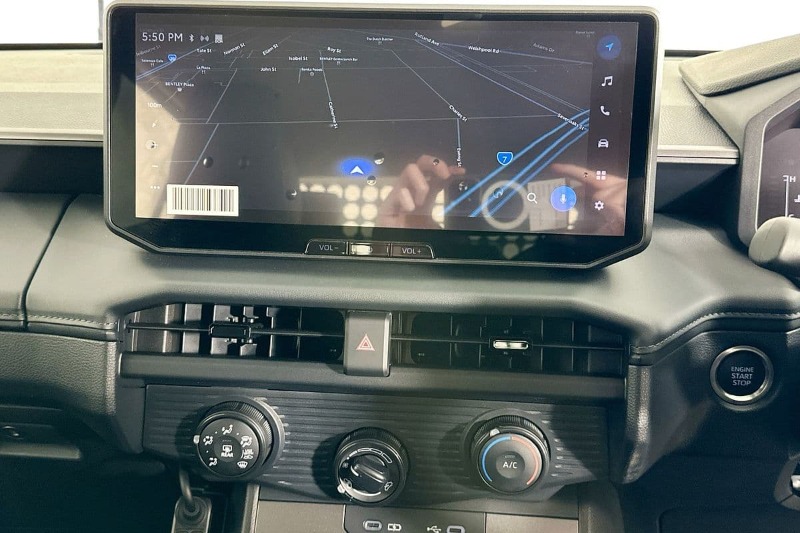 
								Toyota HILUX GUN227R SR 48V (4×4) full									