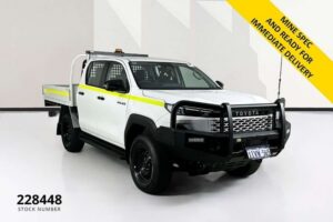 Toyota HILUX GUN227R SR 48V (4×4)