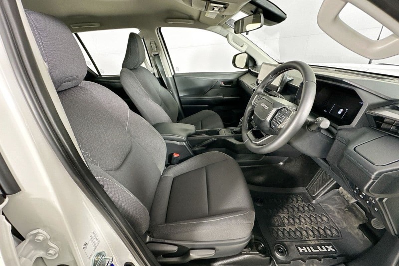 
								Toyota HILUX GUN227R SR 48V (4×4) full									