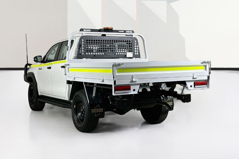
								Toyota HILUX GUN227R SR 48V (4×4) full									