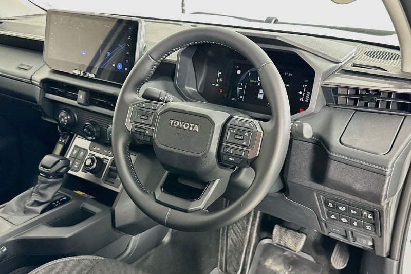 
								Toyota HILUX GUN227R SR 48V (4×4) full									