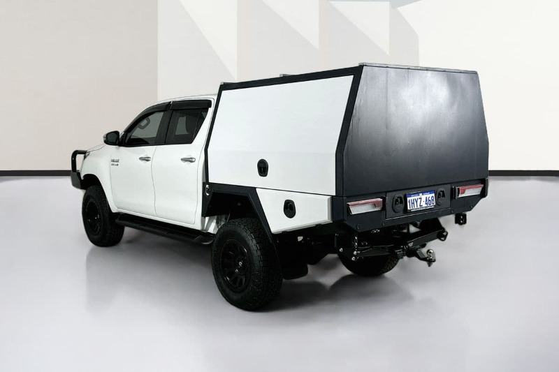 
								Toyota HILUX GUN126R SR5 (4×4) full									