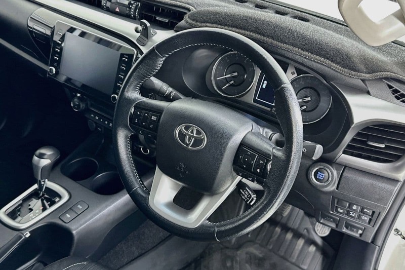 
								Toyota HILUX GUN126R SR5 (4×4) full									