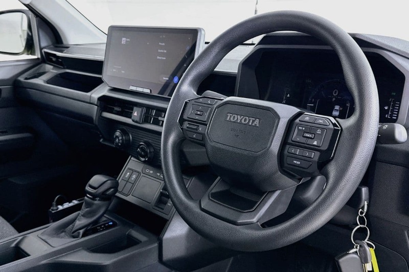 
								Toyota Hilux GUN226R WORKMATE (4×4) full									
