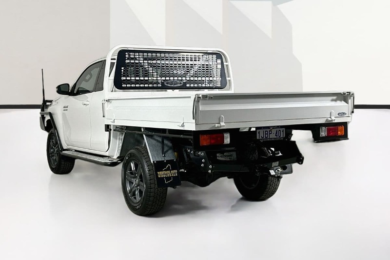
								Toyota HILUX GUN126R SR (4×4) full									