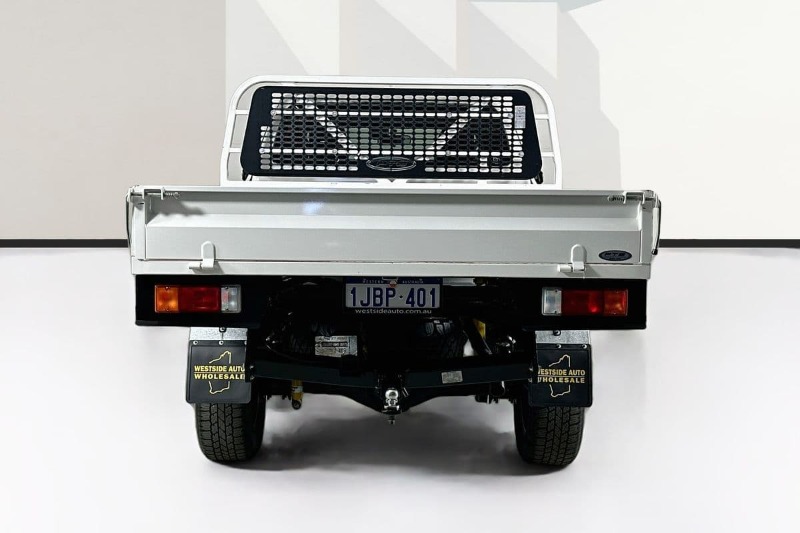 
								Toyota HILUX GUN126R SR (4×4) full									
