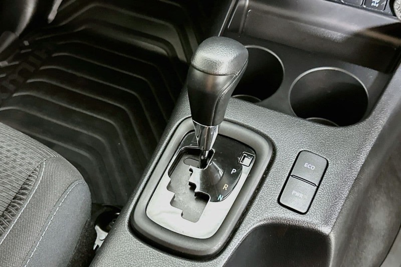 
								Toyota HILUX GUN126R SR (4×4) full									