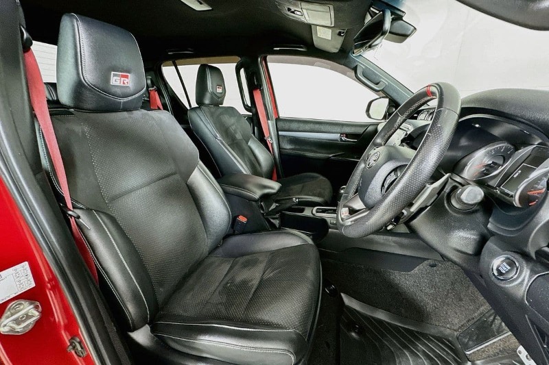 
								Toyota HILUX GUN126R GR-SPORT (4×4) full									