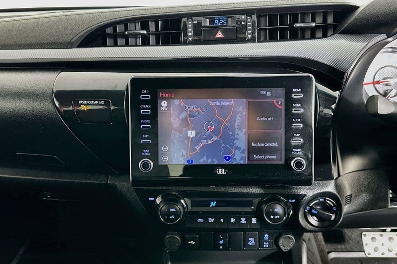 
								Toyota HILUX GUN126R GR-SPORT (4×4) full									