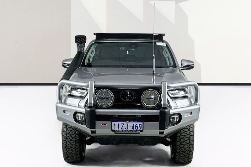 
								Toyota HILUX GUN126R SR5 (4×4) full									