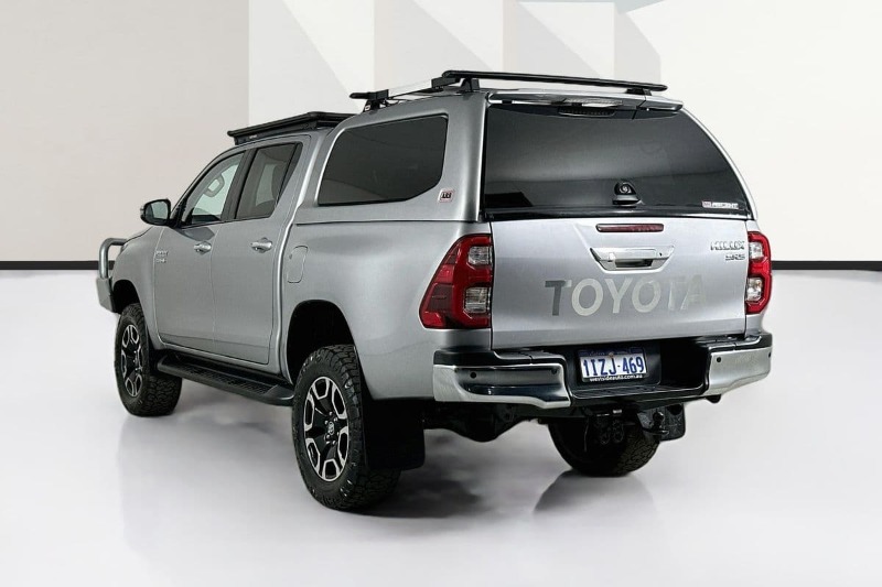 
								Toyota HILUX GUN126R SR5 (4×4) full									