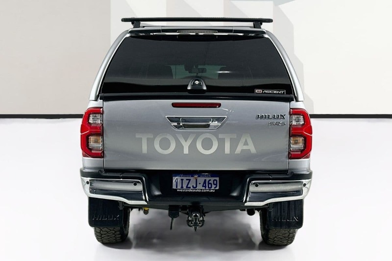 
								Toyota HILUX GUN126R SR5 (4×4) full									