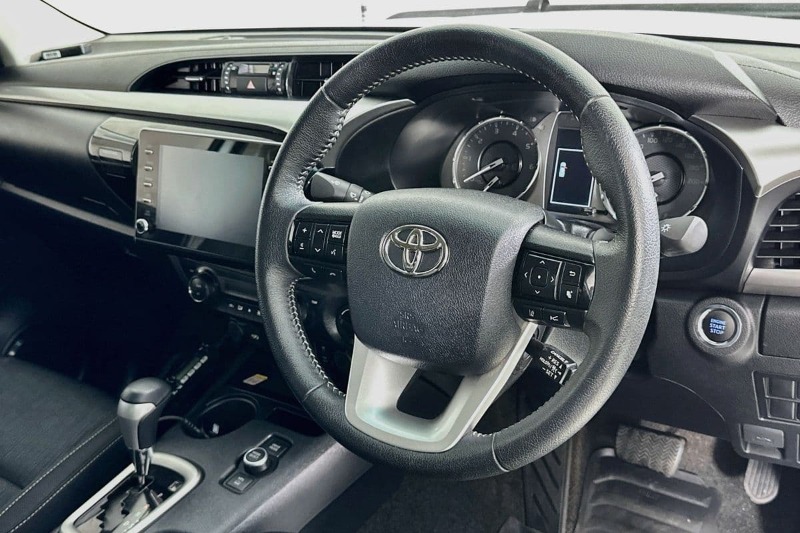 
								Toyota HILUX GUN126R RC SR5 48V (4×4) full									