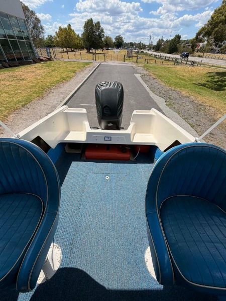 
								Caribbean Crestcutter 5.3M half cab – 1991 Model full									