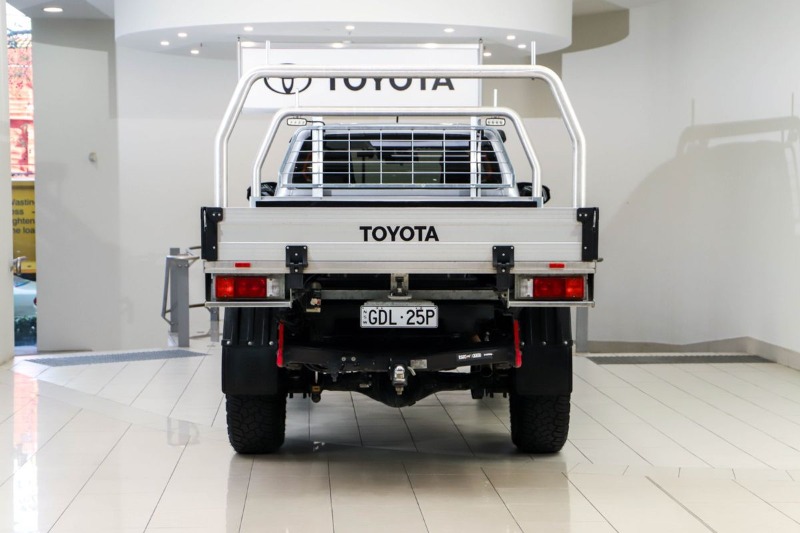 
								Toyota Hilux full									