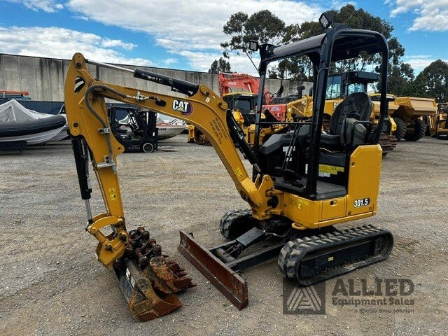 
								2022 CATERPILLAR 301.5 MINI EXCAVATOR full									