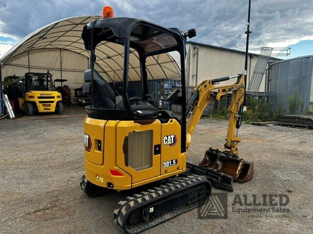
								2022 CATERPILLAR 301.5 MINI EXCAVATOR full									