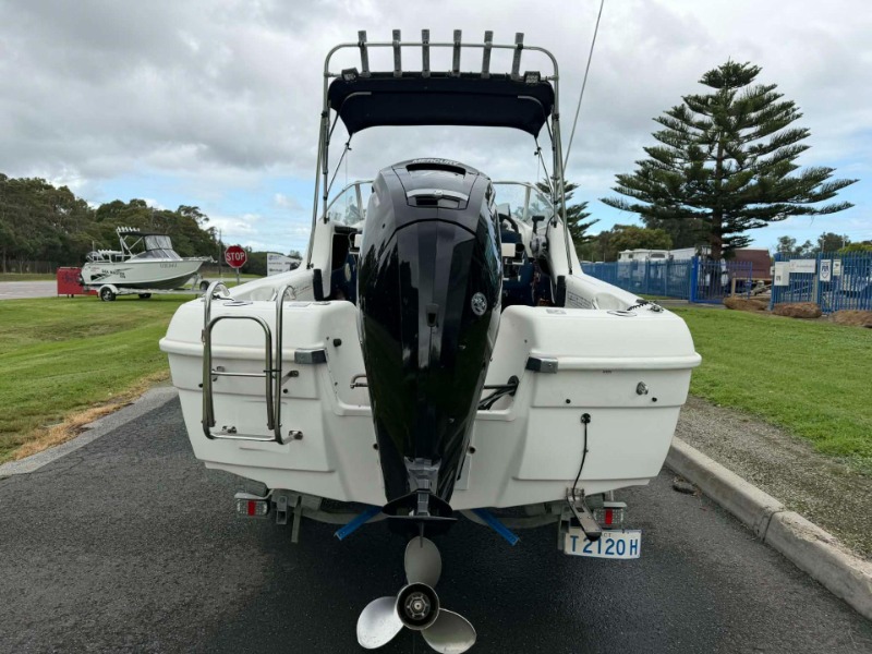 
								Savage Centurion 4.8m – 2005 Model full									