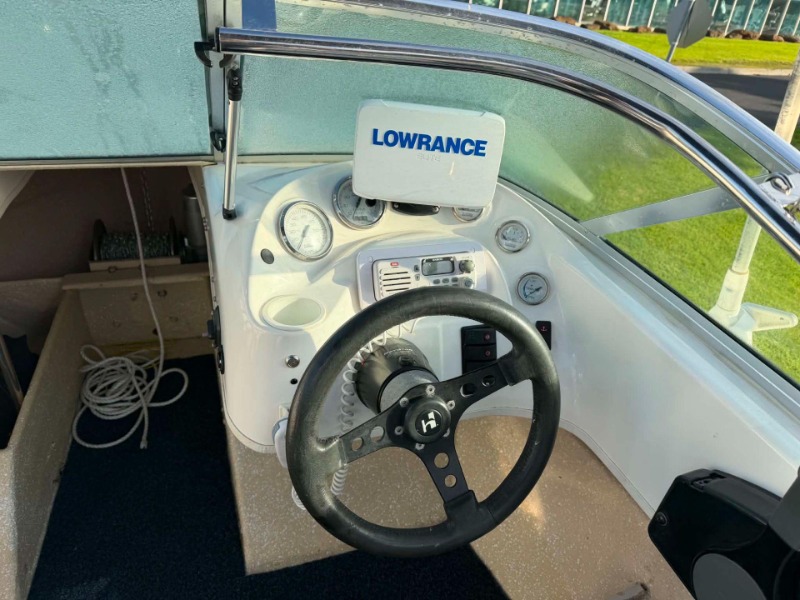 
								Haines Hunter 520 Breeze – 2004 Model full									