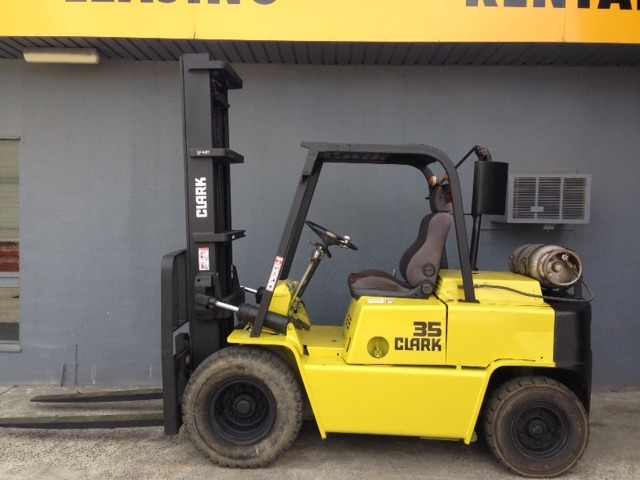 CLARK FORKLIFT – 3.5 TONNE