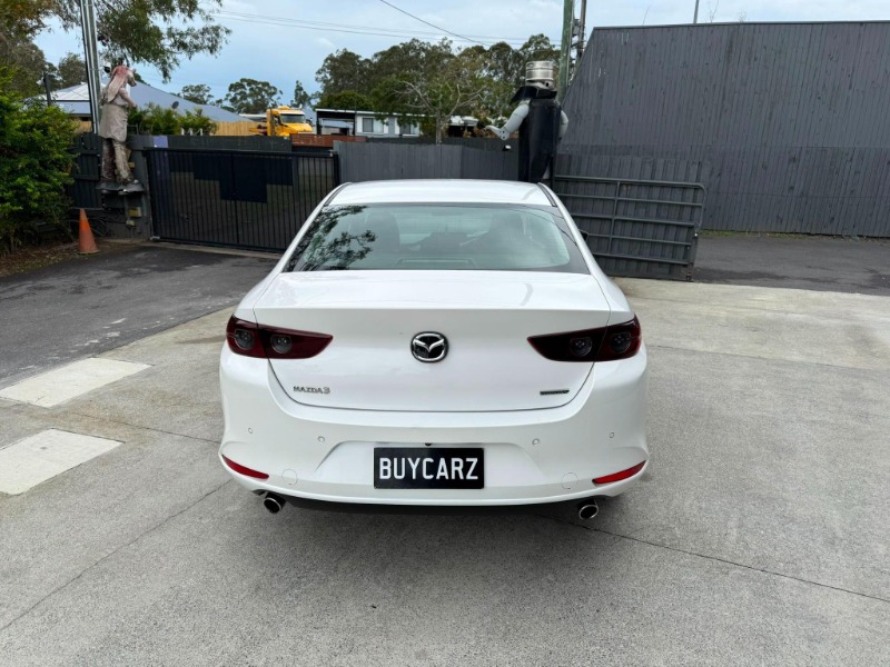 
								MAZDA 3 BP SERIES G20 EVOLVE full									