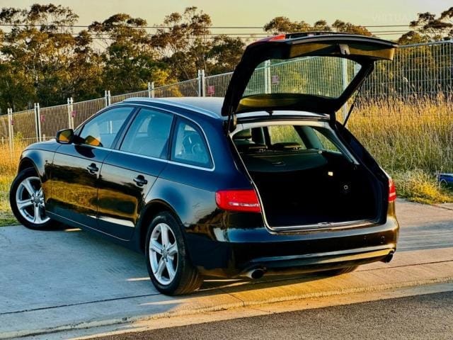 
								Audi A4 full									