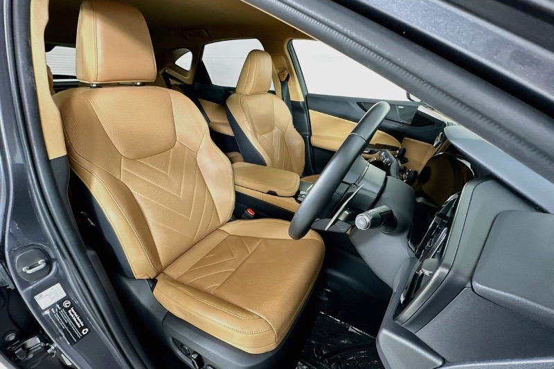 
								Lexus NX350h full									