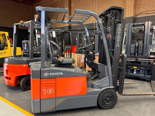 
								Used Forklift Toyota 1.8T Electric full									