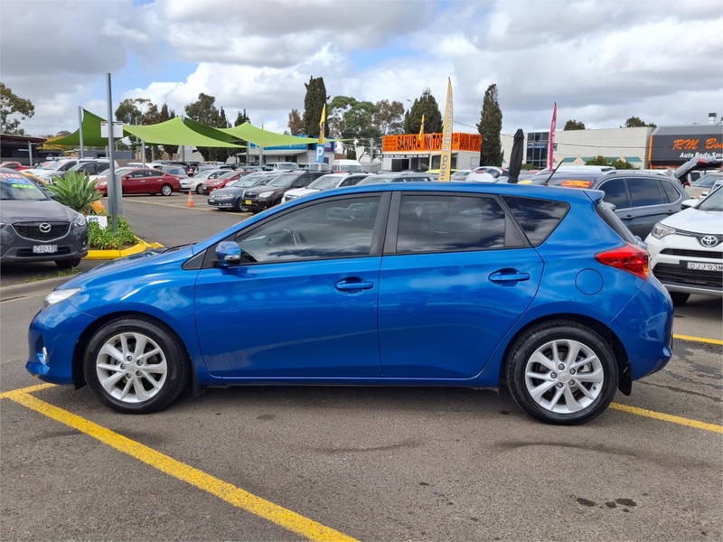 
								2013 TOYOTA COROLLA full									