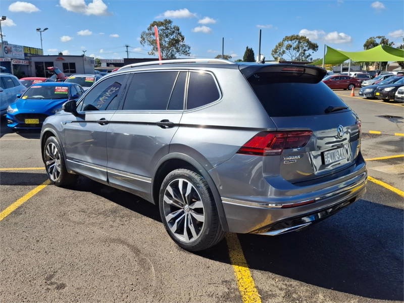 
								2021 VOLKSWAGEN TIGUAN full									