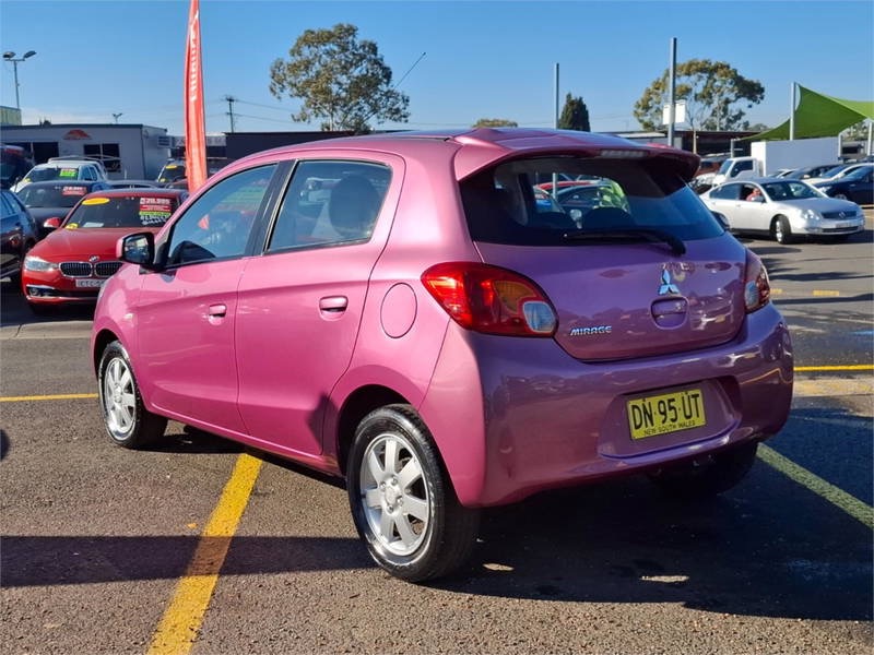
								2013 Mitsubishi MIRAGE full									