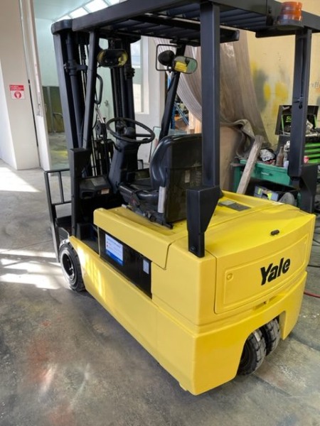 
								Used Yale 1.8 Tonne Electric Forklift ERP040TG full									