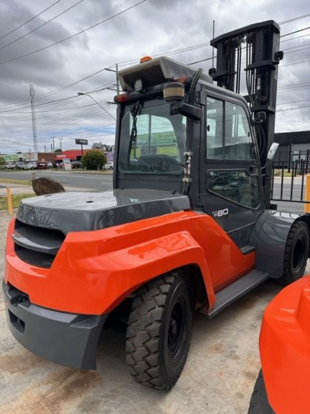 
								Current Model Used Forklift Toyota 8FD80N 8 Tonne full									